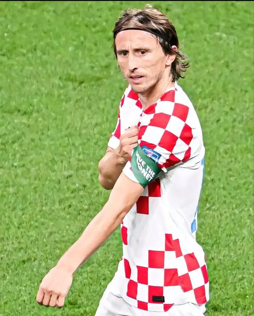 字母哥31分钟轰37+11统治内线，雄鹿力克国王，威少21+6变主力