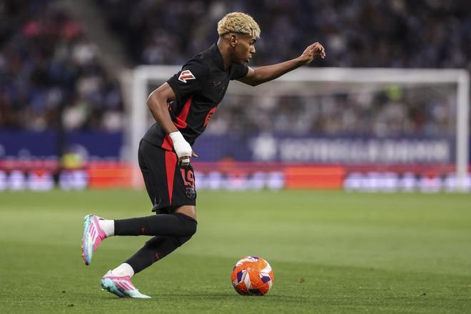 巴黎人报：舍瓦利耶有望迎来国家队首秀，多名轮换球员将出场