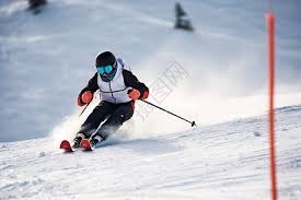 “英雄跟注”（Hero Call）的逻辑：支撑你抓诈唬的依据是什么？（英雄跟注的决策逻辑：如何判断对手在诈唬？）